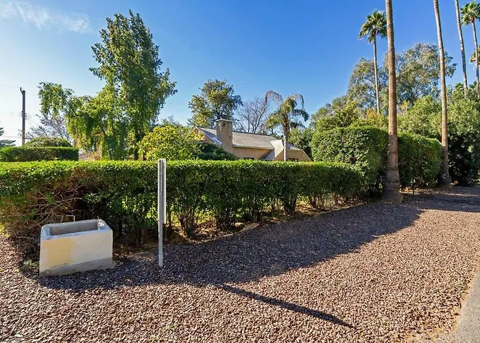 Guest house Little In Melrose! New Listing! 4*